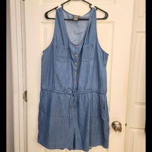 Sleevless soft Jean material jumper